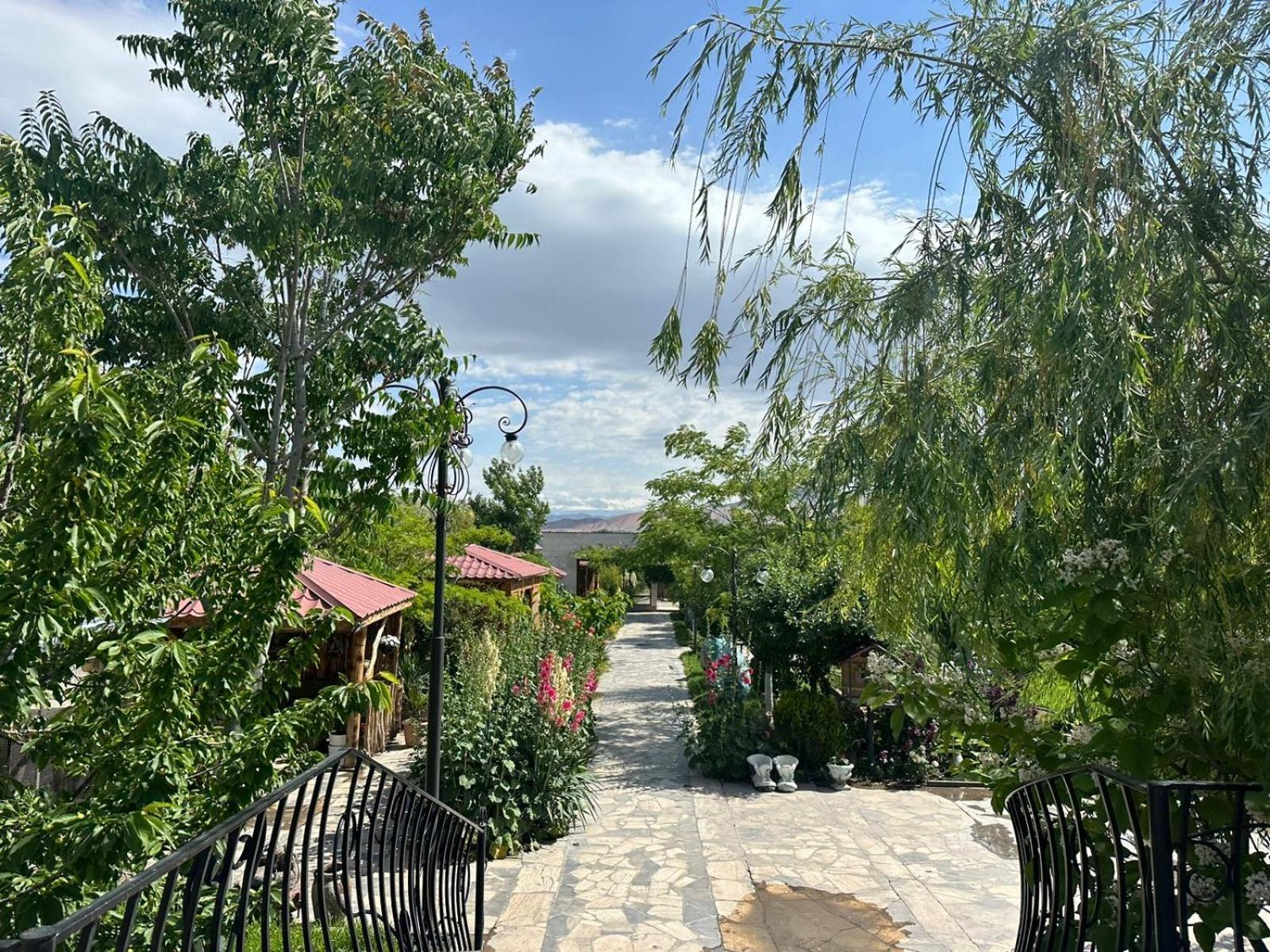 Ralina Restaurant And Hotel Davalinskiy Tsemzavod Εξωτερικό φωτογραφία